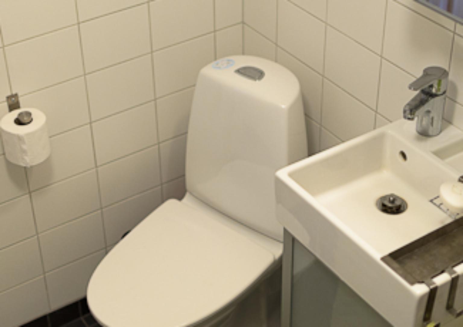 Trevlig stuga vid sjön SJÖBERGASJÖN – bild 4 av 12