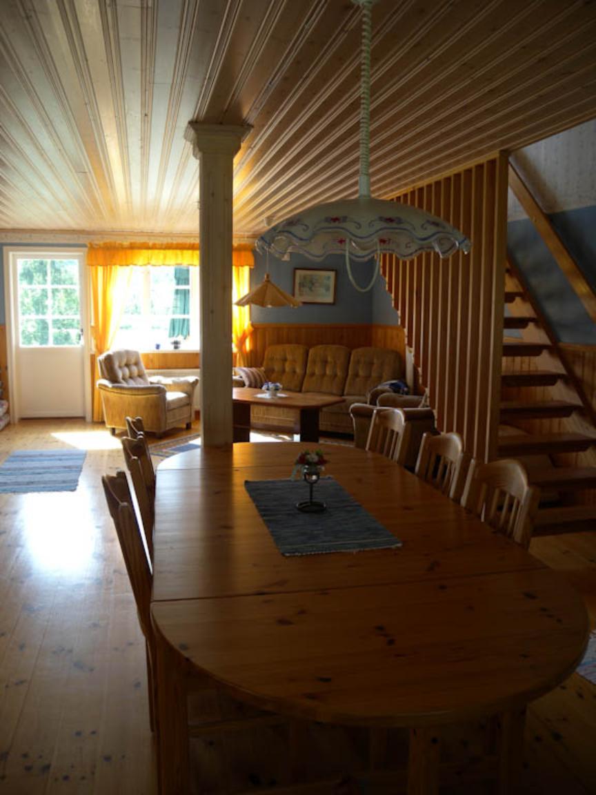 Mysig stuga med fint läge vid sjön Långrammen – bild 4 av 5