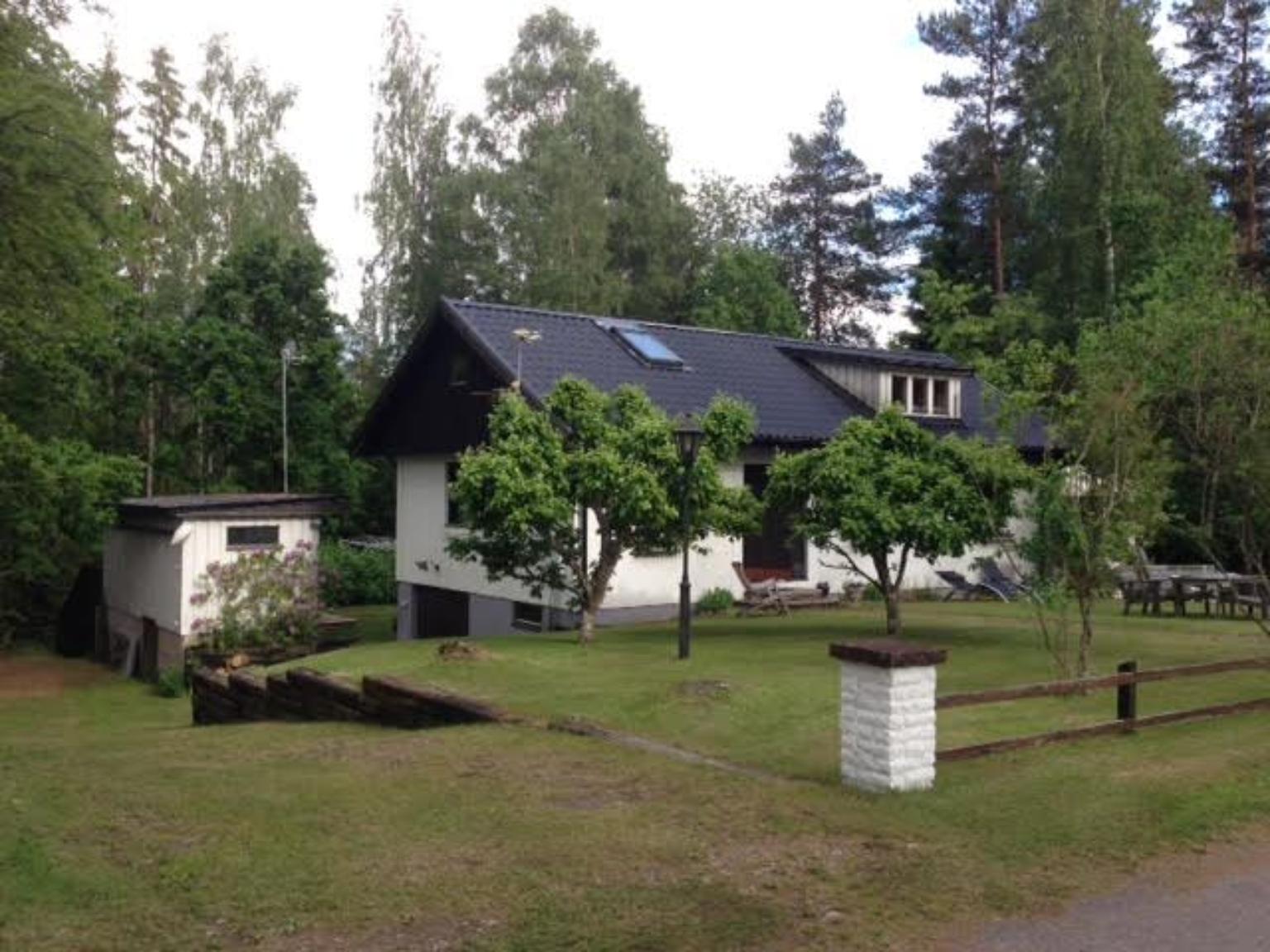 Trevligt fritidshus vid sjön BOREN – bild 6 av 12