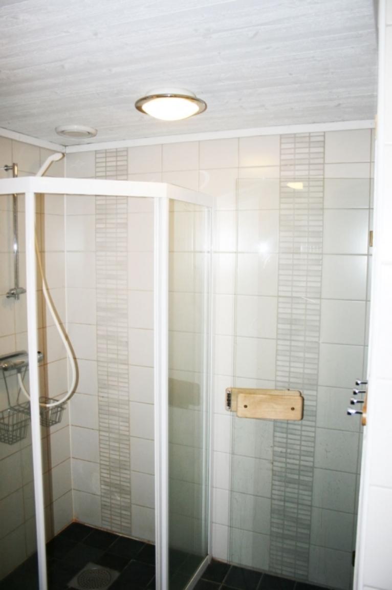 Välskött fritidshus vid sjön KROKSJÖN – bild 5 av 12