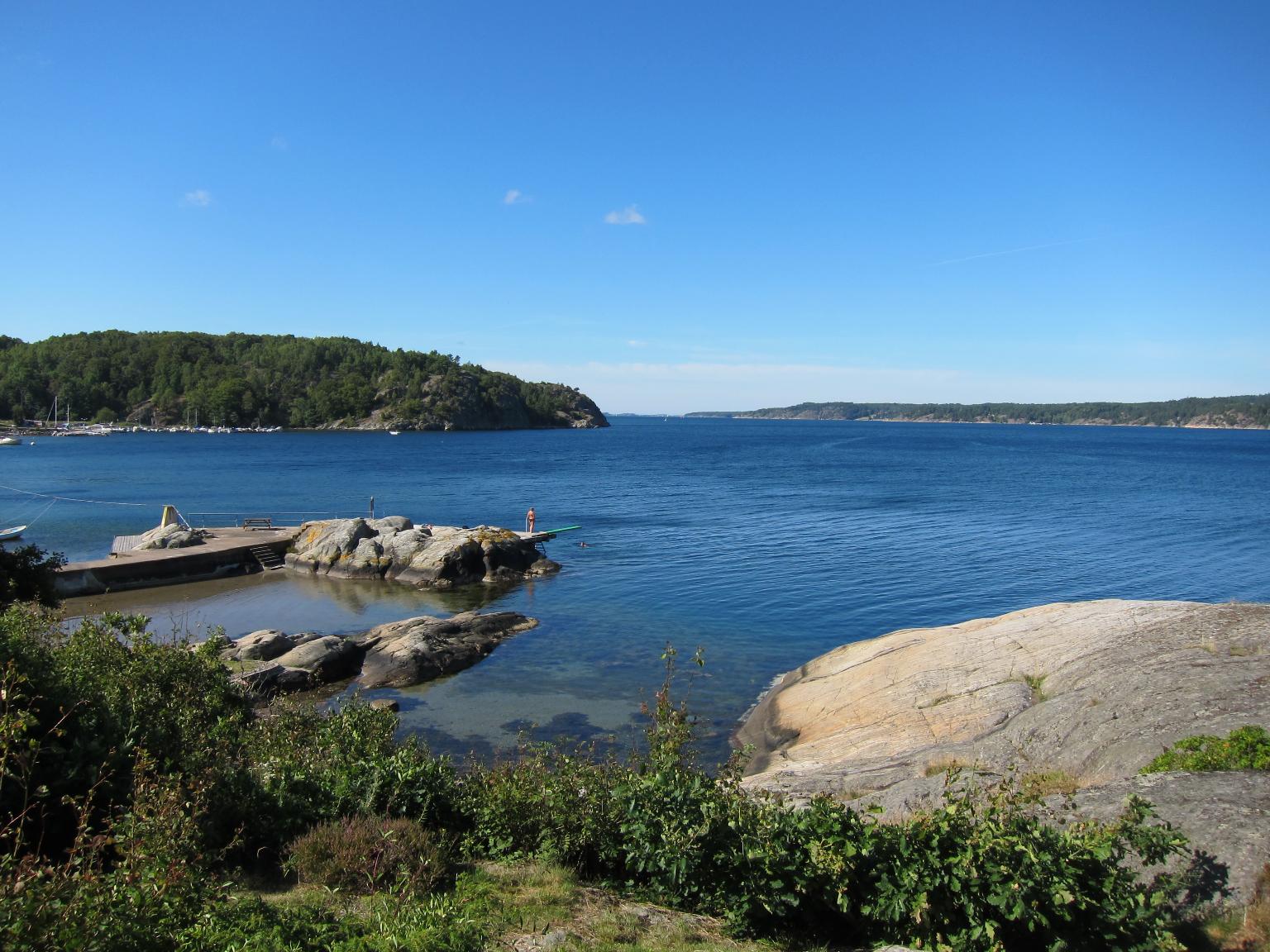 Mysig stuga i Kolvik – bild 2 av 12