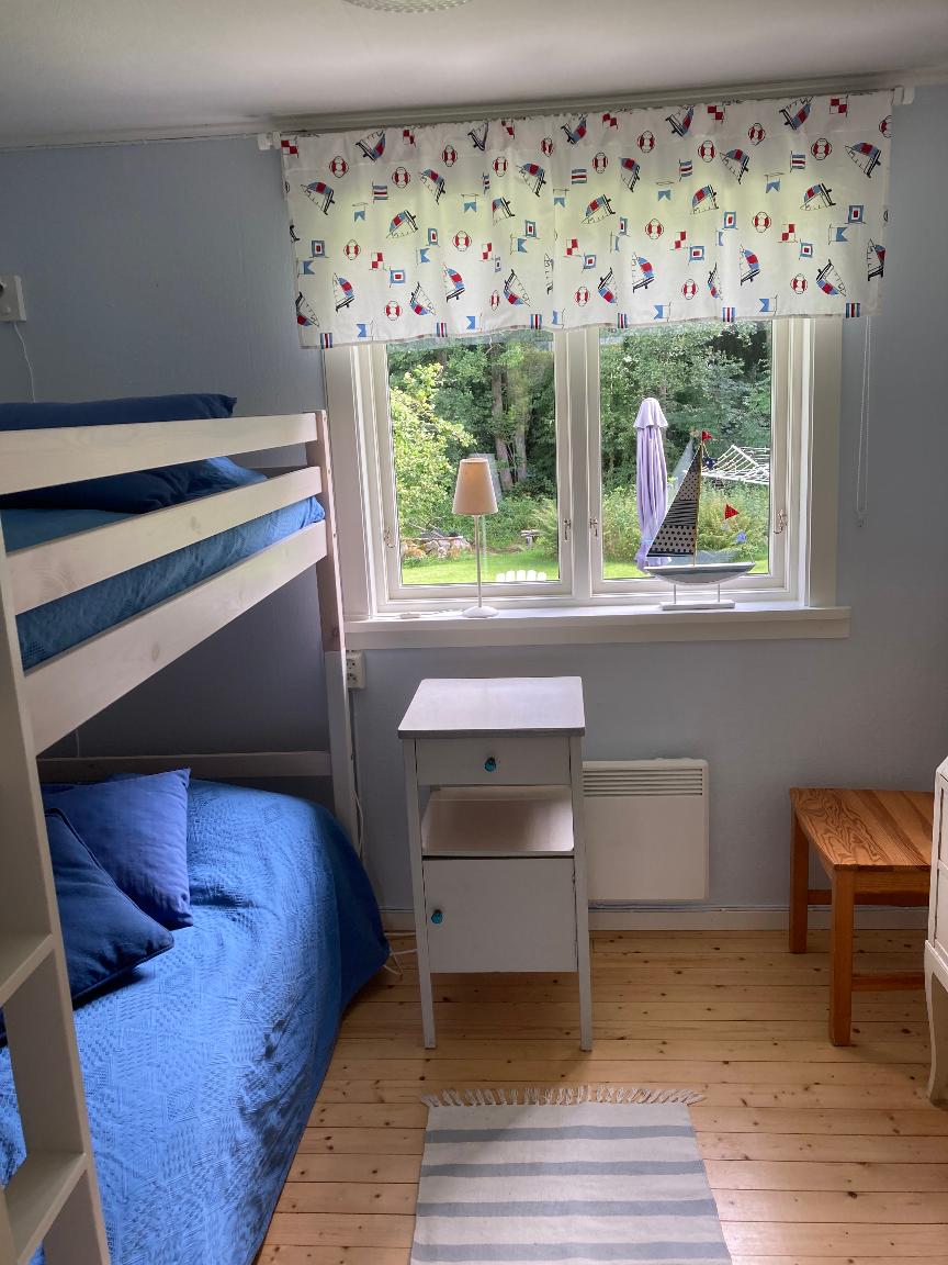 Mysig stuga i Kolvik – bild 7 av 12