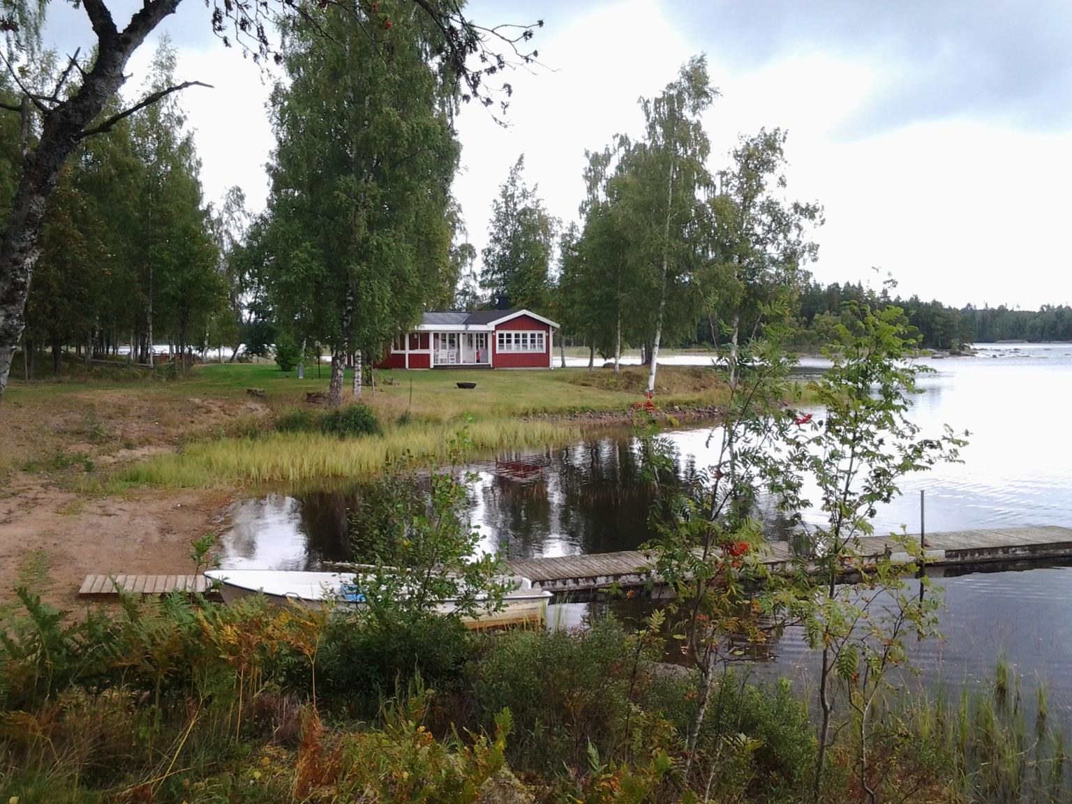Välskött fritidshus med förstklassigt läge vid sjön ÅREDASJÖN – bild 6 av 11