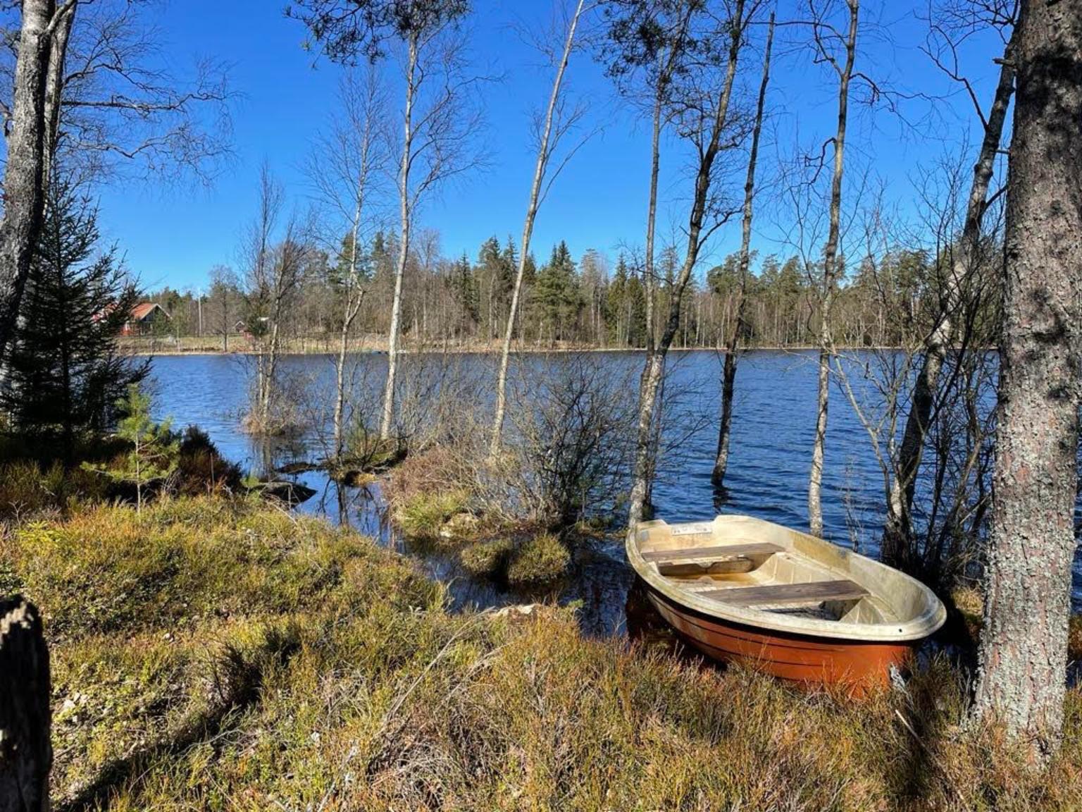 Mysigt litet torp vid sjön ABORRASJÖN – bild 5 av 12