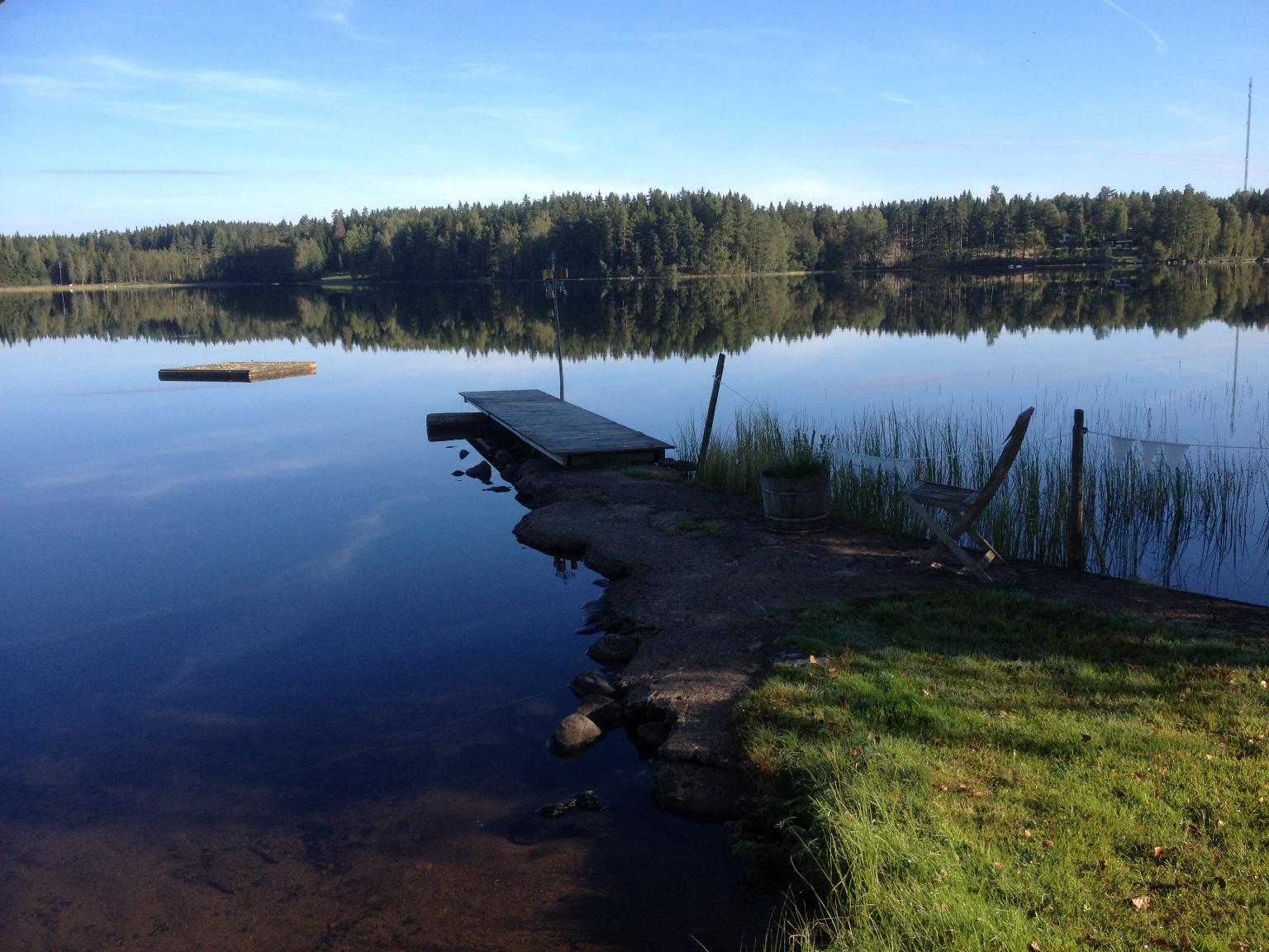 Välhållen stuga vid sjön BODASJÖN – bild 3 av 12