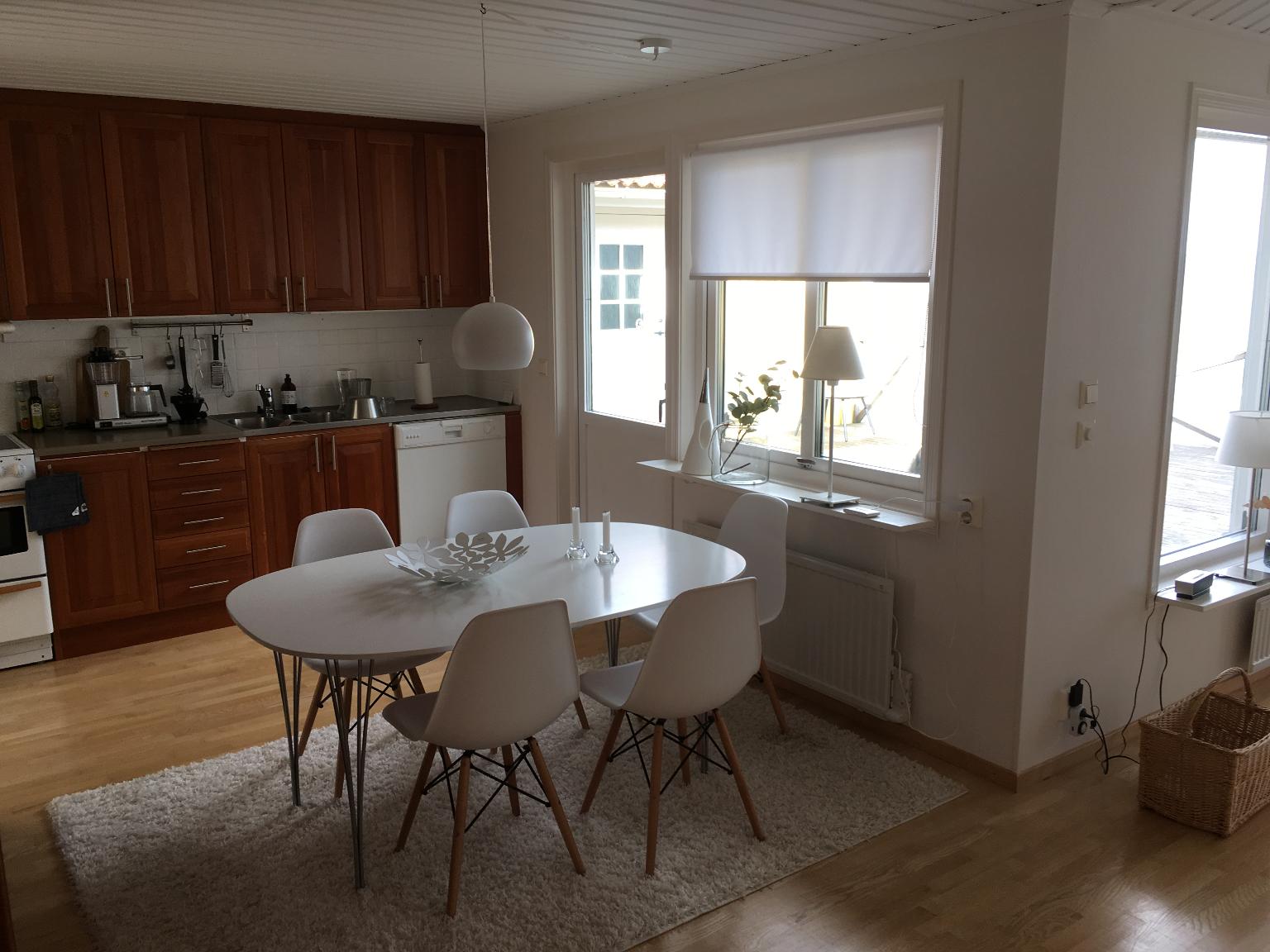Väldigt välskött fritidshus med bästa läget vid sjön BOLMEN – bild 6 av 12
