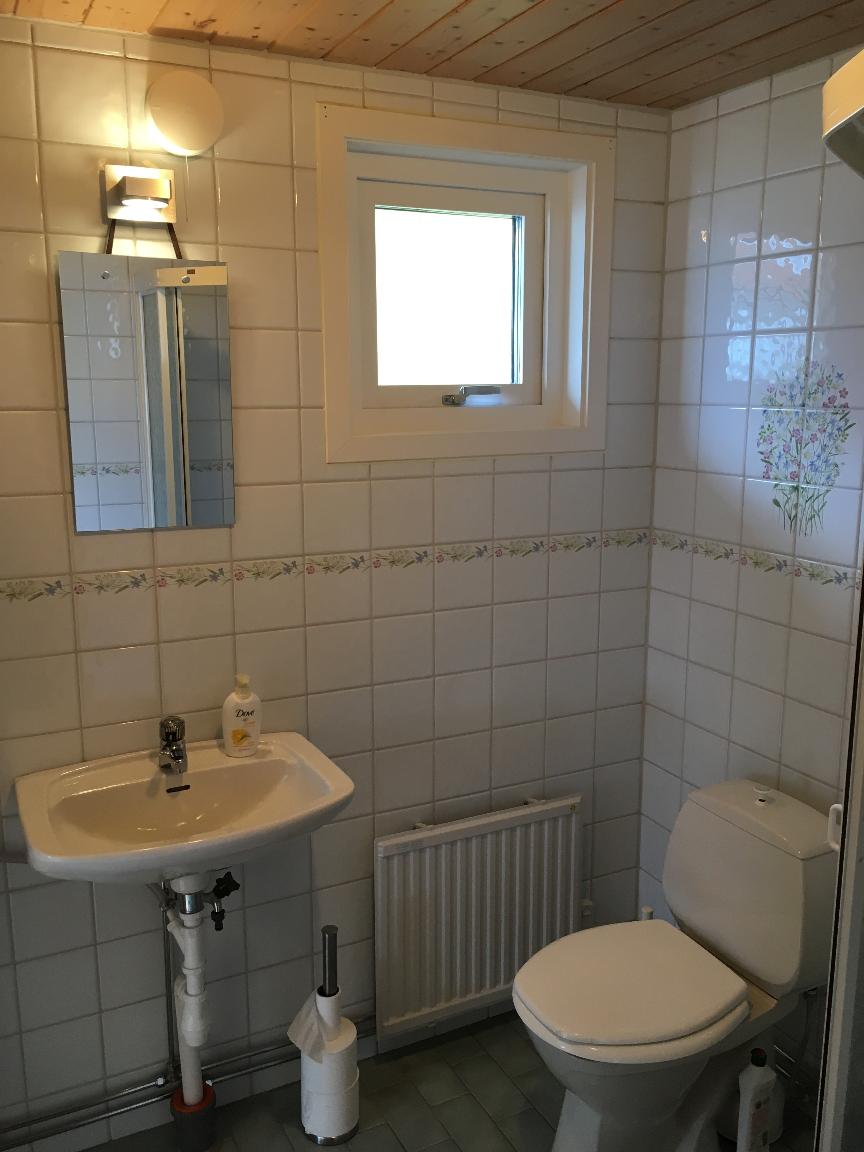 Väldigt välskött fritidshus med bästa läget vid sjön BOLMEN – bild 7 av 12
