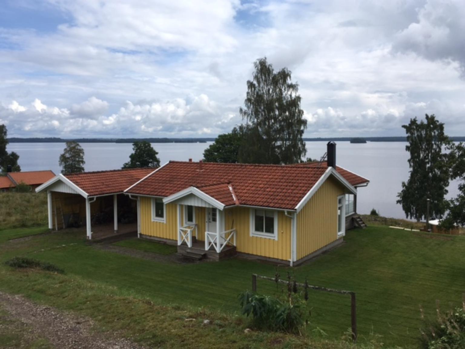 Väldigt välskött fritidshus med bästa läget vid sjön BOLMEN – bild 10 av 12