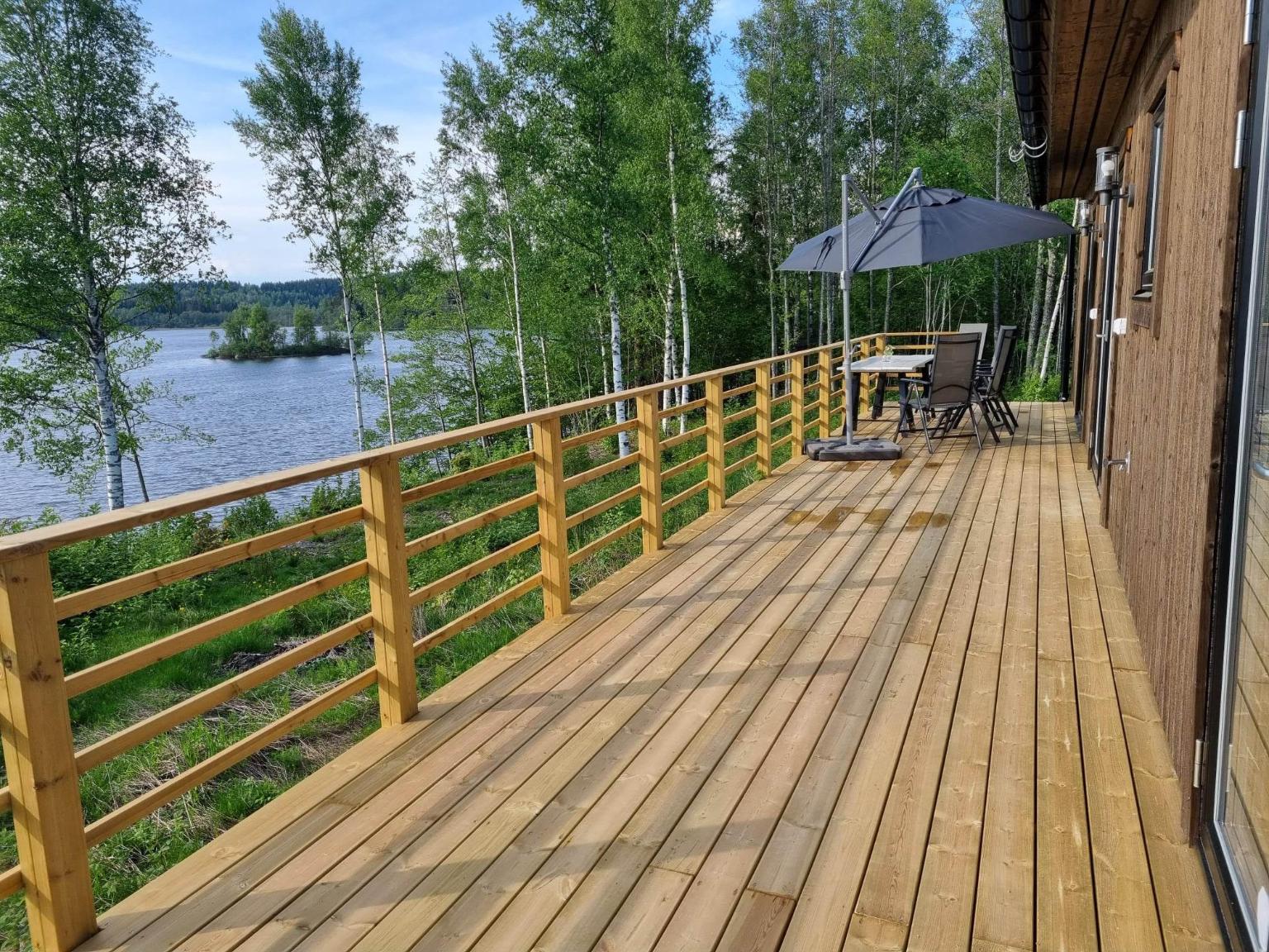 Nybyggt fritidshus vid sjön Eldan – bild 4 av 12