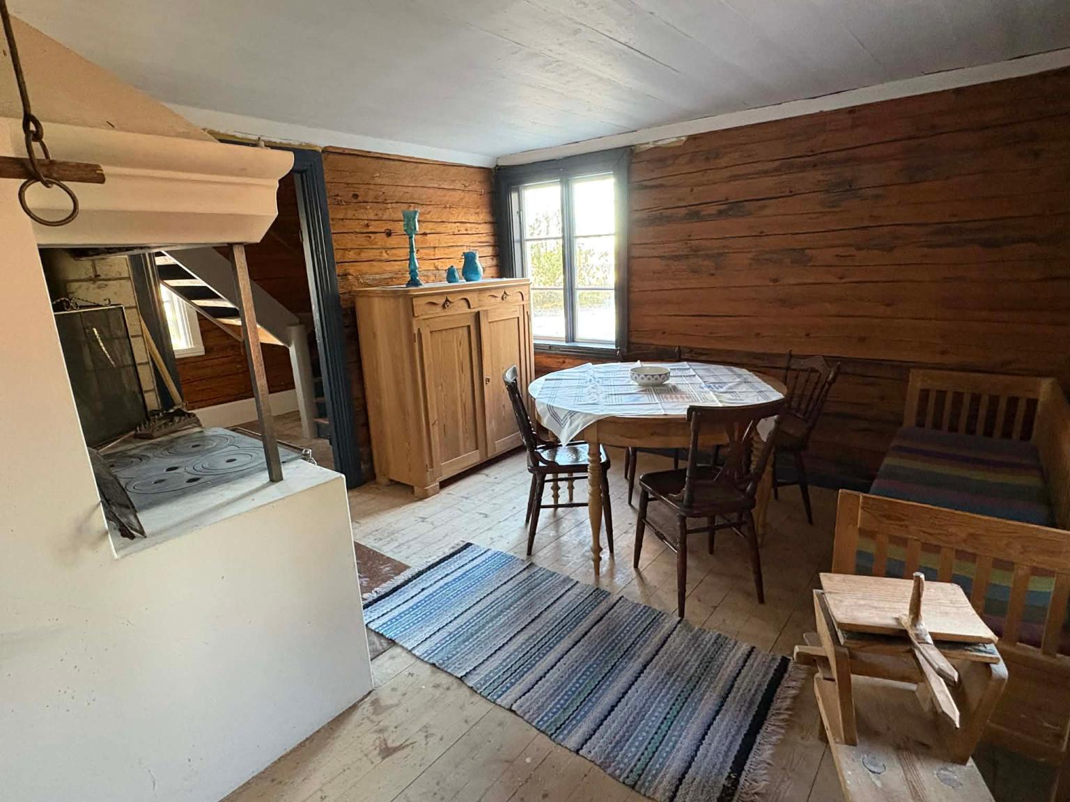 Mysigt hus med fint läge vid sjön Långrammen – bild 3 av 9